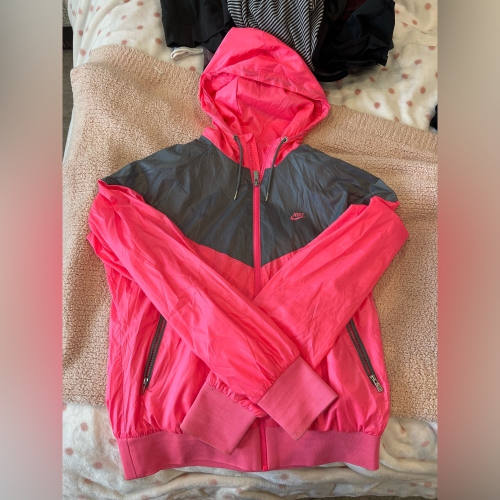 Nike Pink and Gray Windbreaker Jacket - Picture 4 of 6